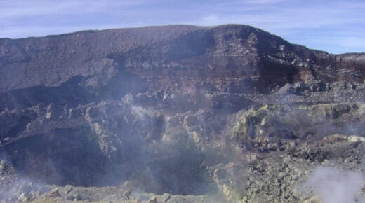 Kawah Gunung Slamet.