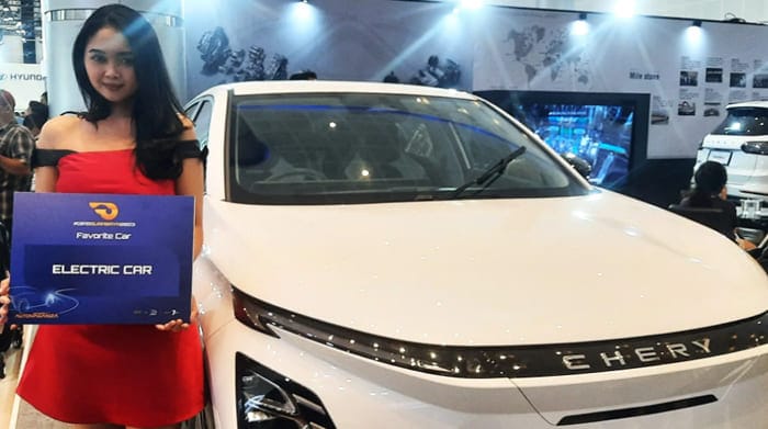 Chery OMODA 5 EV mengukir prestasi gemilang di ajang GAIKINDO Indonesia International Auto Show (GIIAS) Surabaya 2023. Mobil listrik ini berhasil memenangkan penghargaan "Favorite Electric Car."