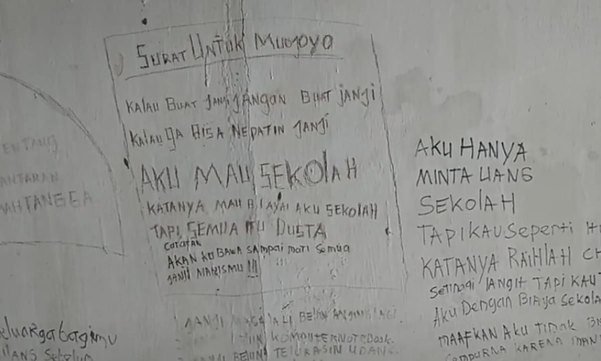 Di sebuah rumah sederhana di Cimahi, sebuah penemuan menggemparkan publik dan memicu penyelidikan mendalam. Ibu dan anak, Iguh Indah Hayati (55) dan Elia Imanuel Putra (24), di temukan dalam keadaan tinggal kerangka di rumah mereka.