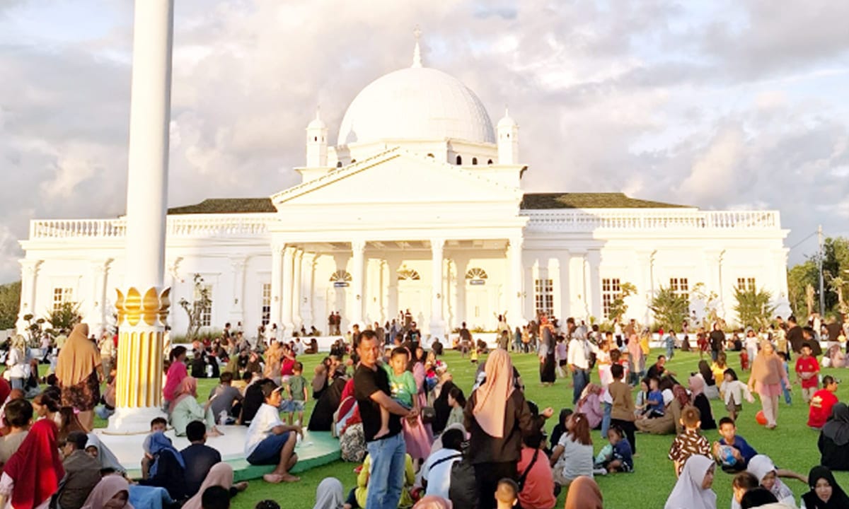 Halaman Pendopo Gedung Merah Putih Bengkulu Pilihan Baru Berwisata Bersama Keluarga - Ngenelo.net
