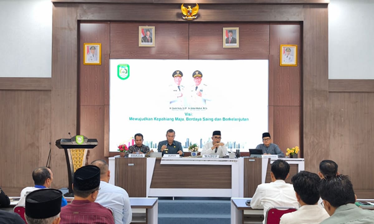 Bupati Kepahiang, H. Zurdi Nata.,S.IP mengumpulkan seluruh kepala organisasi perangkat daerah (OPD) Kabupaten Kepahiang untuk optimalisasi visi-misi dan program prioritas pada hari Jum’at 07 Maret 2025