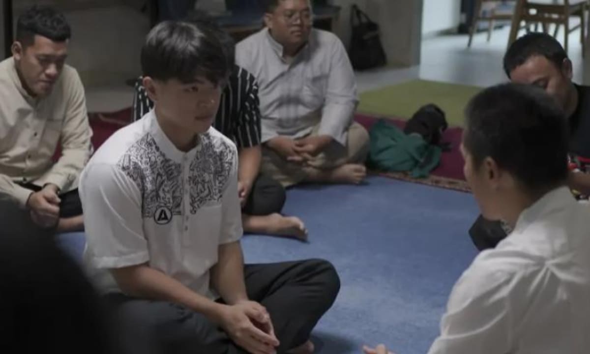 Kreator konten Steven Wongso jadi mualaf pada 23 Ramadhan 2025 dengan di bimbing ustad Felix Siauw. Foto: Instagram/@felix.siauw