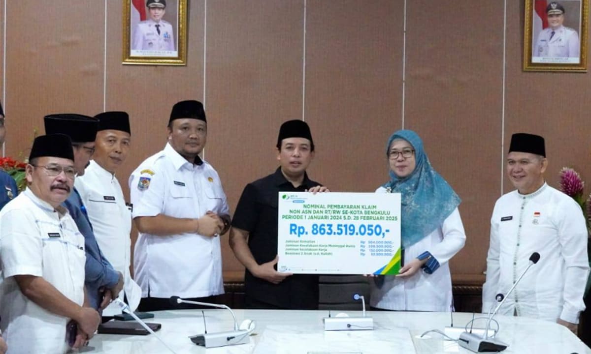 Pemkot Bengkulu memberikan jaminan perlindungan bagi ribuan Ketua RT/RW di Kota Bengkulu melalui BPJS Ketenagakerjaan. Foto Media Center.jpg