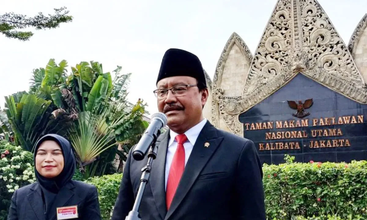 Menteri Sosial (Mensos) Saifullah Yusuf atau Gus Ipul. Saat ini ada 18 nama di ajukan menjadi Calon Pahlawan Nasional.