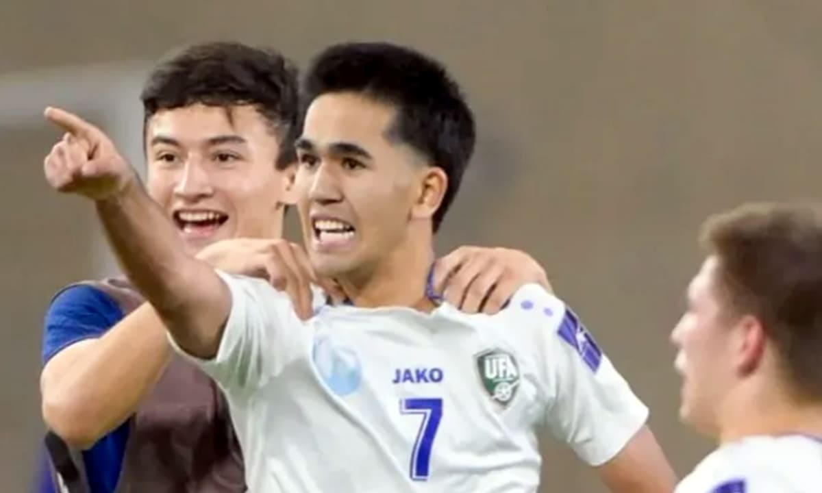 Sadriddin Khasanov saat mencetak gol dan memastikan Uzbekistan sebagai Juara Piala Asia U-17 2025.