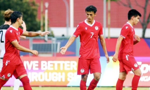 Tajikistan menjadi tim terakhir memastikan lolos ke perempat final setelah menjadi juara Goup D dalam Klasemen Lengkap Piala Asia U-17 2025. (Dok. AFC)