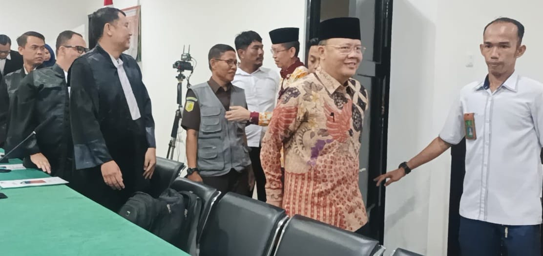 Mantan Gubernur Bengkulu Rohidin Mersyah Pasrah, Pasang Badan di Sidang Perdana