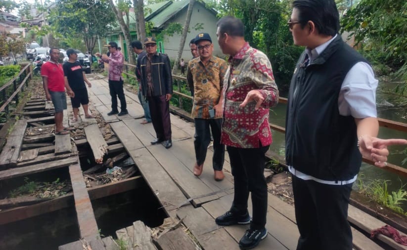 Kadis PUPR Kepahiang Dampingi Wabup dan Ketua DPRD Sidak Jembatan Sidodadi