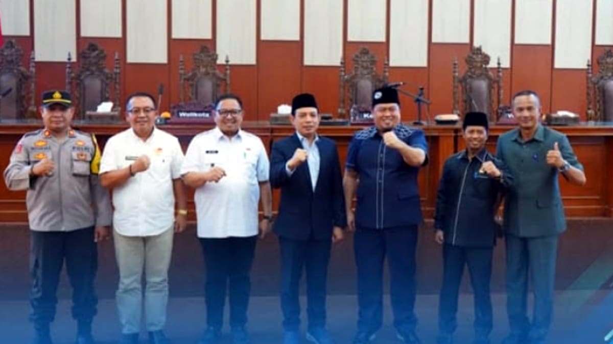 DPRD Kota Bengkulu umumkan Walikota dan Wawali terpilih lewat rapat paripurna di ruang Ratu Agung, Rabu 5 Februari 2025.
