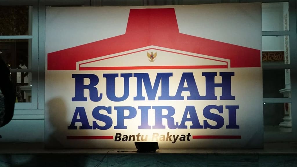 Gubernur Bengkulu Helmi Hasan resmi membuka Rumah Aspirasi Bantu Rakyat, forum ini di gelar di Balai Semarak, Sabtu malam, 14 Juni 2025.