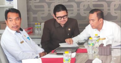 DPRD Kabupaten Kepahiang menyatakan dukungan penuh terhadap langkah Pemerintah Kabupaten Kepahiang dalam mengambil alih lahan milik PT. TUM.