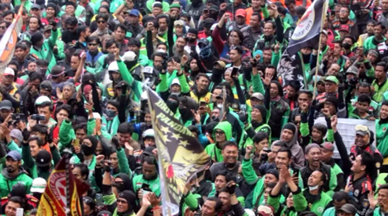 Demo Ojol di Jakarta menyuarakan 5 tuntutan. Foto: Istimewa - Ngenelo.net