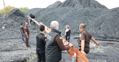 Stockpile Batubara di Teluk Sepang Disegel Kejati Bengkulu.