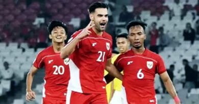Skor Indonesia vs Brunei menang telak 8-0 pada pertandingan perdana Piala AFF 2025. Jens Raven menjadi bintang utama dengan mencetak enam gol.
