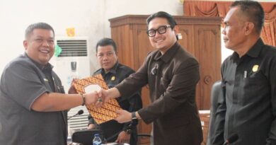 DPRD serahkan laporan pembahasan KU-PPAS perubahan APBD Kabupaten Kepahiang 2025. Foto - Humas DPRD Kepahiang