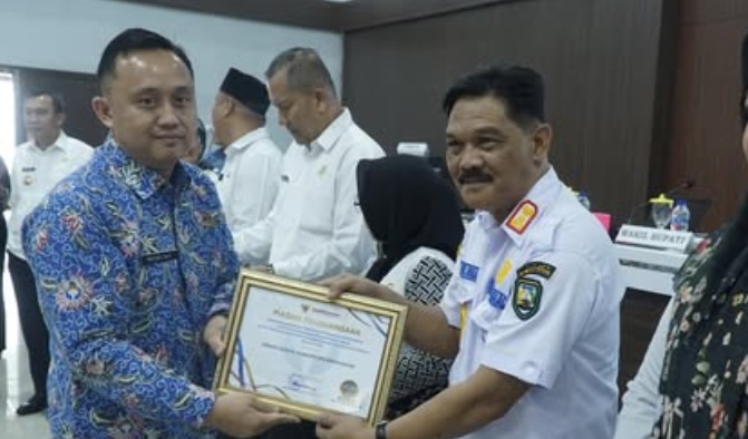 Dinsos Kepahiang Terima Penghargaan dari Ombudsman RI Tahun 2025