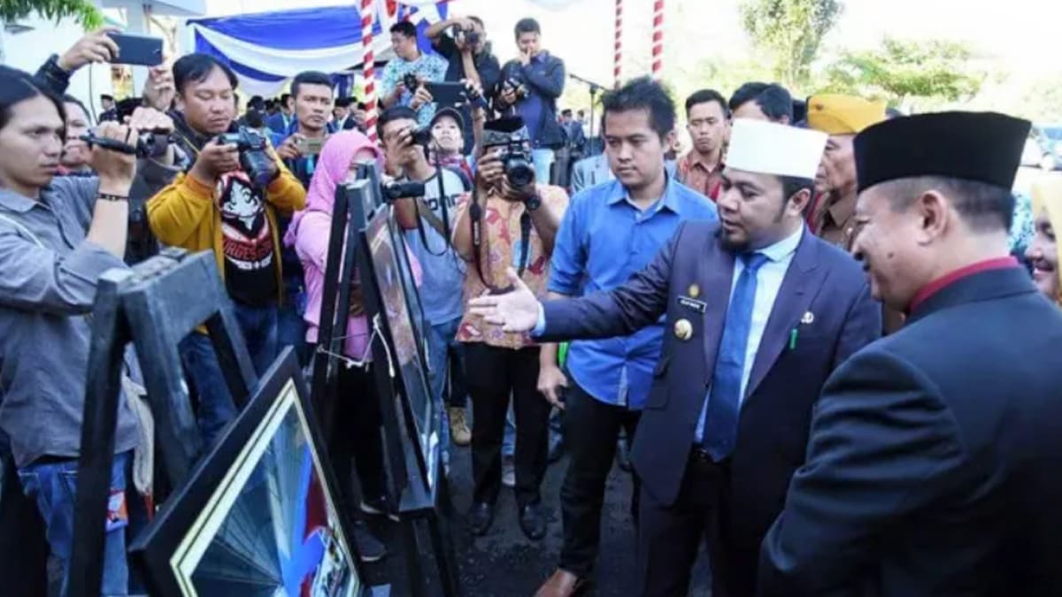 Kabar gembira untuk masyarakat Bengkulu menjelang HUT RI ke-80, selain pajak kendaraan turun, retribusi juga di potong. Foto: Istimewa - Ngenelo.net