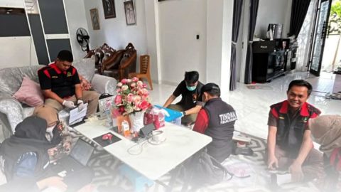 Rumah Kepala Dinas Kesehatan (Kadinkes) Kota Bengkulu Digeledah oleh penyidik Kejaksaan Negeri (Kejari) Bengkulu. FOTO Dok Kejari Bengkulu.