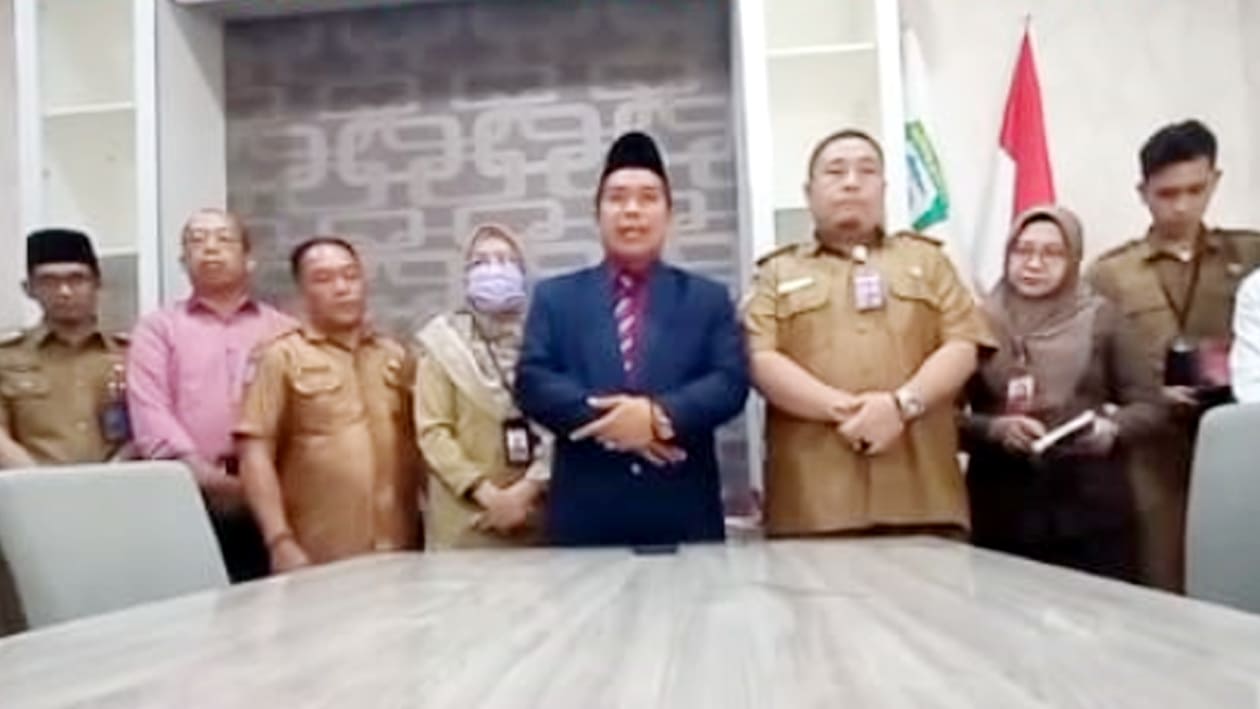 ASN Kepahiang yang videonya viral injak Al-Quran akhirnya dipecat, keputusan ini di umumkan secara resmi pada Senin, 10 November 2025.