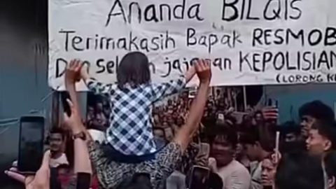 Bilqis Korban Penculikan saat di gendong sang ayah, kepulangan Bilqis disambut haru warga Makassar. Foto Dok Istimewa