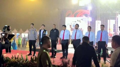 Wali Kota Makassar, Munafri Arifuddin berikan penghargaan dan apresiasi kepad 5 anggota polisi yang ungkap kasus penculikan Bilqis Ramdhani. Foto Dok Istimewa