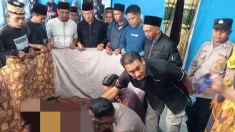 Olah TKP pria di Rejang Lebong berinisial AG (29) di temukan gantung diri di dalam kamar rumahnya pada selasa, 30 Desember 2025. Foto Istimewa - Ngenelo.net