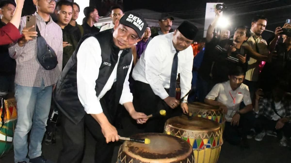 Wali Kota Bengkulu Dedy Wahyudi bersama Wakil Wali Kota Bengkulu Ronny P. L. Tobing meresmikan Belungguk Point, Sabtu 27 Desember 2025.