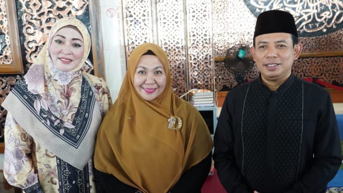 Nuzulul Quran di Kota Bengkulu menghadirkan Angelina Sondakh sebagai penceramah di Masjid Agung At-Taqwa.