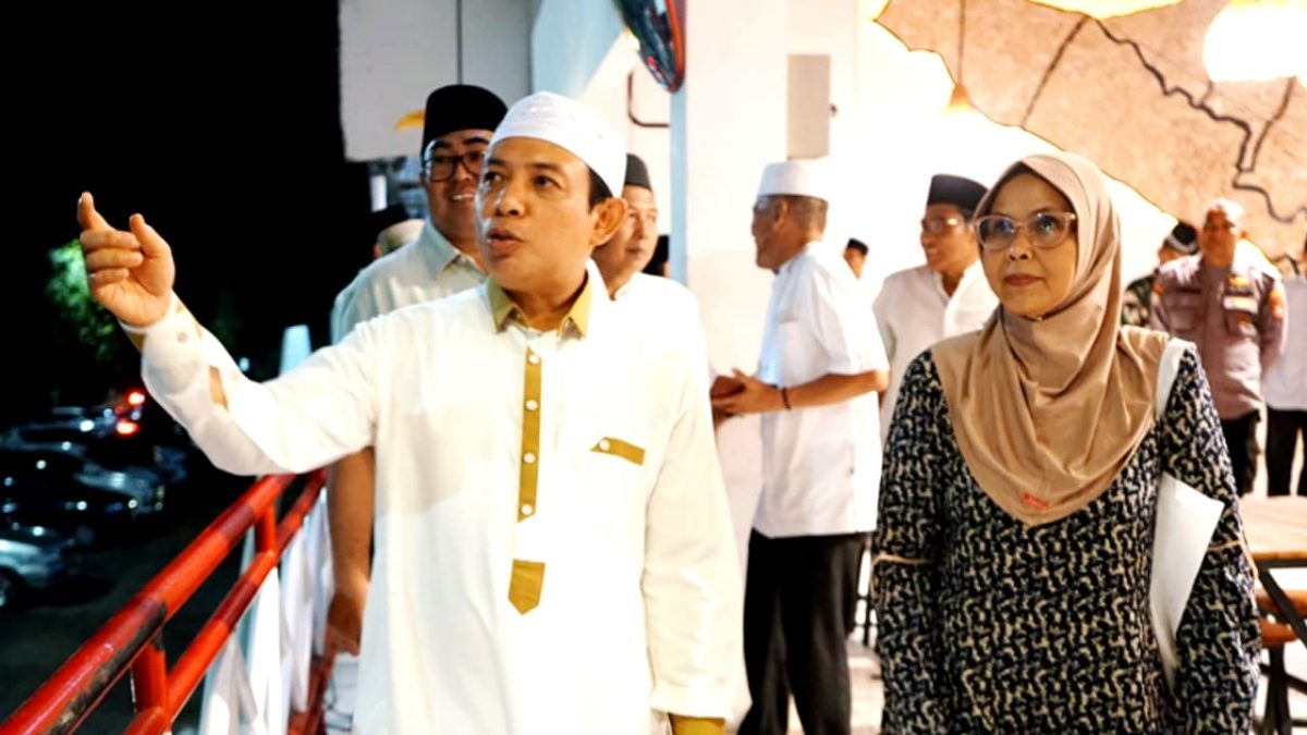 Pemerintah Kota Bengkulu akan memasang papan pengumuman Harga Eceran Tertinggi di Pantai Panjang Bengkulu.