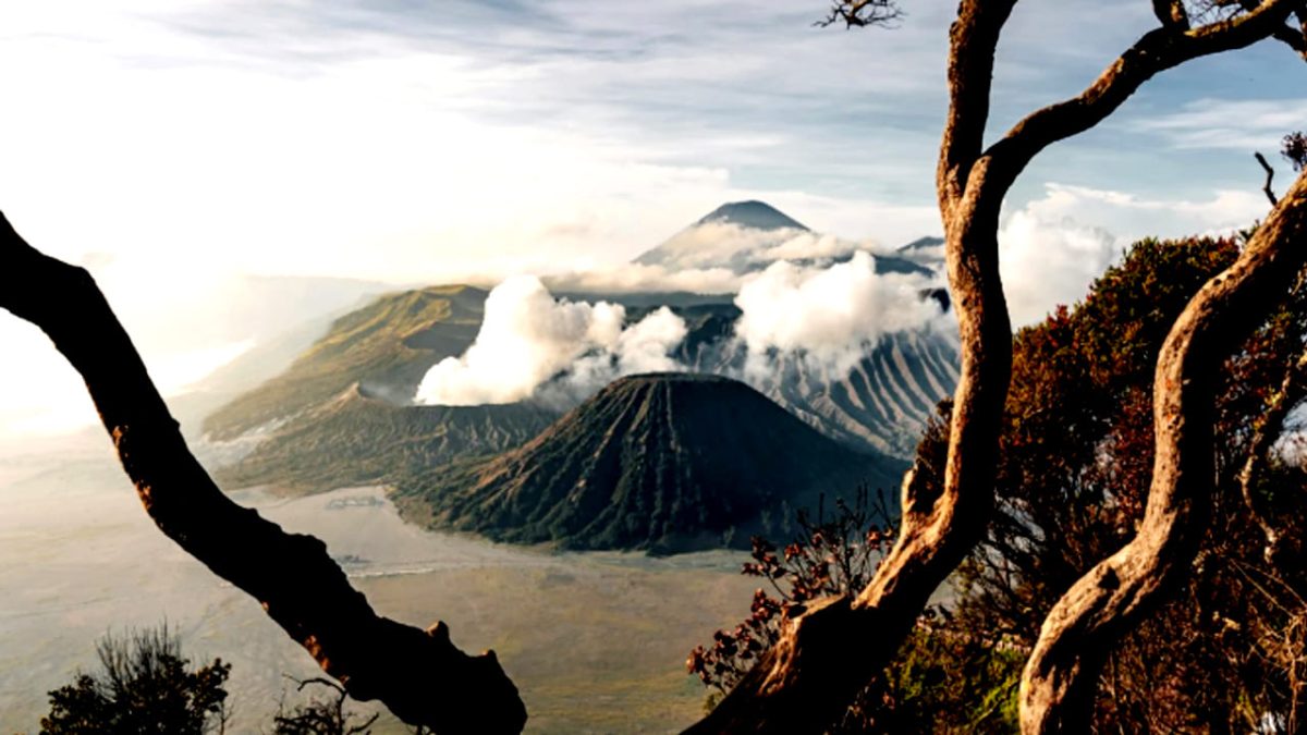 Penutupan Gunung Bromo berakhir besok Sabtu 21 Maret 2026 di buka kembali