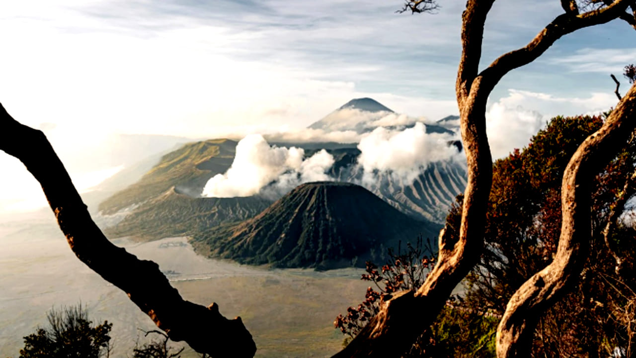 Penutupan Gunung Bromo berakhir besok Sabtu 21 Maret 2026 di buka kembali
