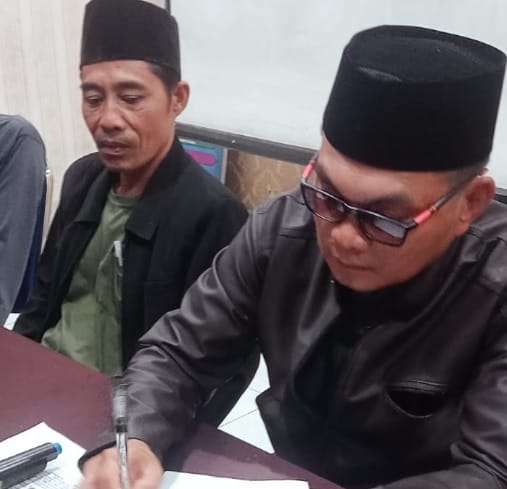 Penandatanganan berita acara Musdes pembentukan panitia pemilihan BPD Tebat Monok