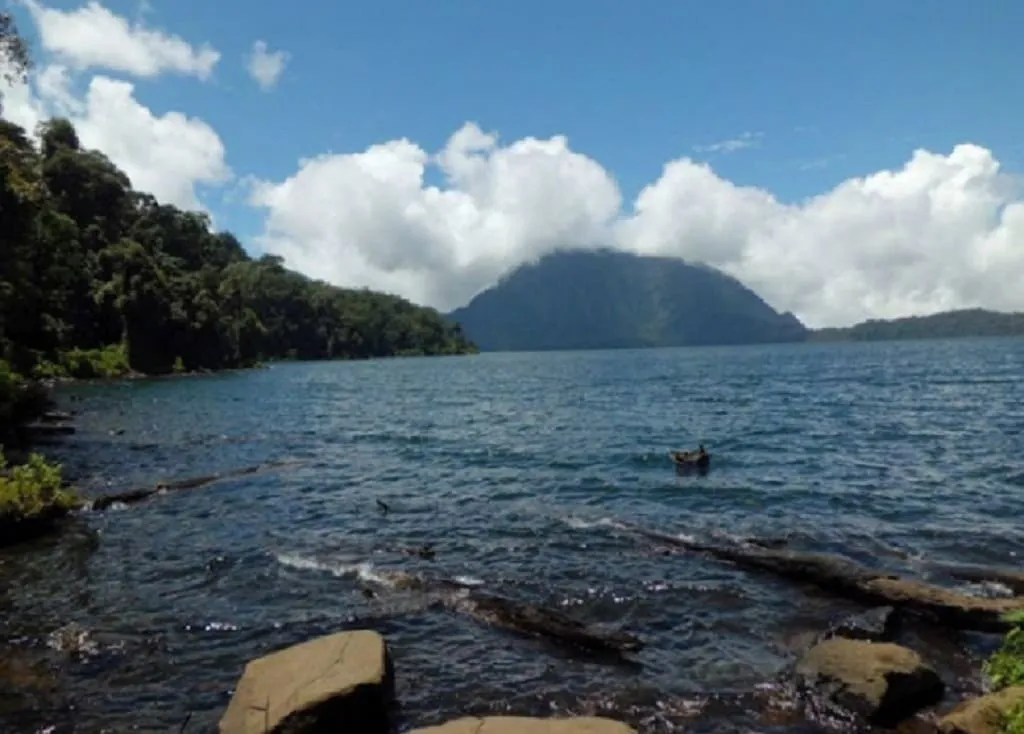 Danau Gunung Tujuh, Salah Satu Danau Kaldera Tertinggi di Asia Tenggara
