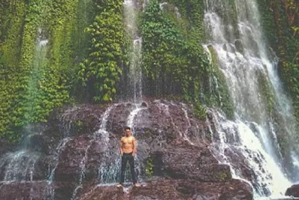 Lemo Nakai Kaur Waterfall Nature Tourism - Indonesia
