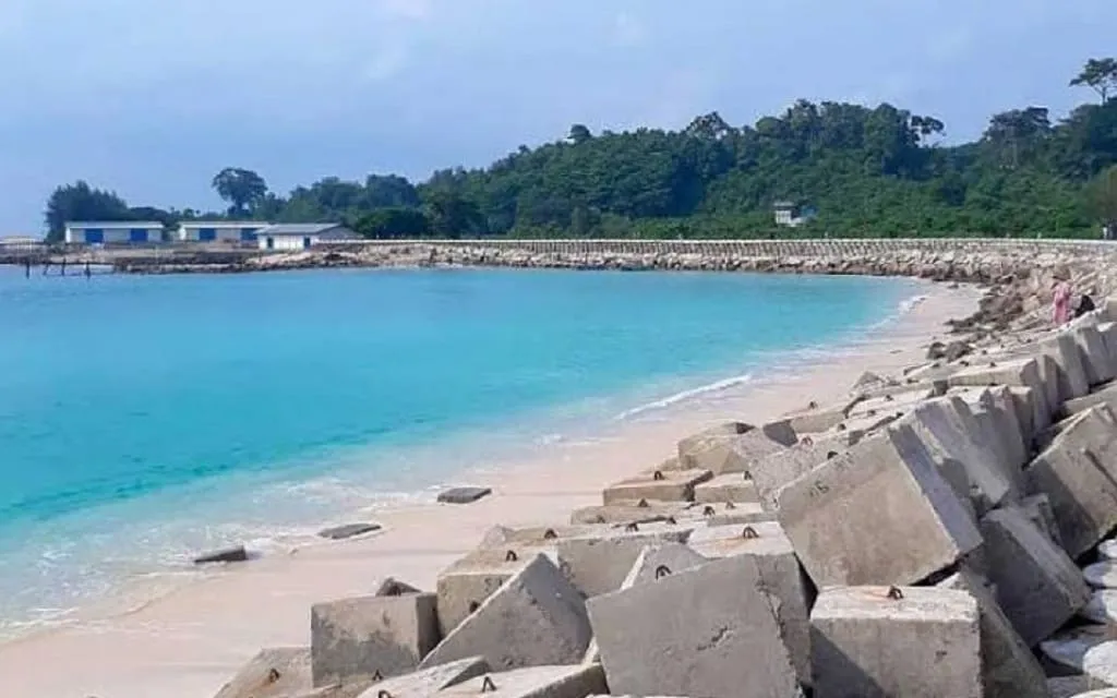 Linau Beach, Kaur-Indonesia, Apart From Being Beautiful, There Is Octopus Satay