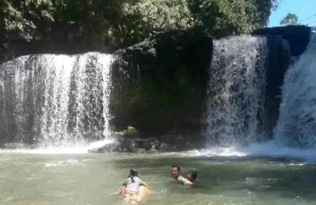 Talang Diwo Waterfall, Makes Hearts and Minds Cool. Talang Diwo Waterfall, this tour is located in Balam Village, Air Padang District, North Bengkulu Regency.