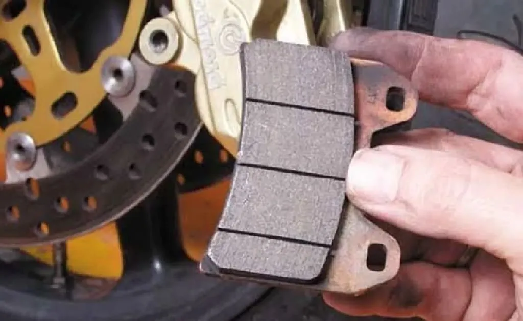 Tips Merawat Kampas Rem Motor, Begini Cara Membersihkannya