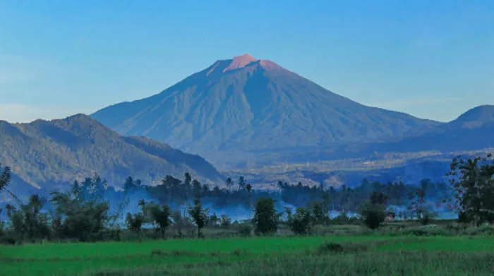 15 Gunung Tertinggi di Sumatera, Gunung Kerinci Menjadi gunung Tertinggi di Sumatera, kedua di Indonesia dan gunung berapi tertinggi di Indonesia.