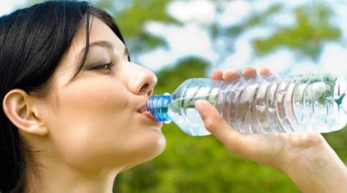 Minumlah sesuai dengan Takaran Air Putih yang Dibutuhkan Tubuh.