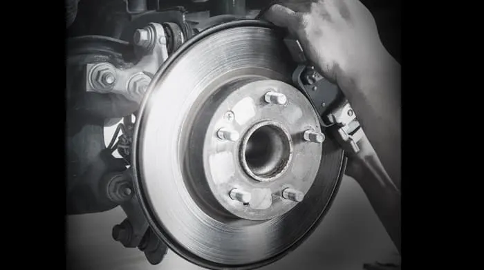 Pastikan rem mobil anda bekerja secara optimal.