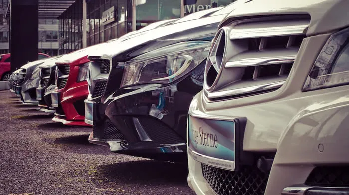 Kelebihan dan Kekurangan 3 Jenis Mobil Biasa, Hybrid dan Listrik. foto: pexels