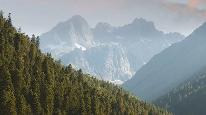 Gunung Latuk, Permata Tersembunyi di Kalimantan Utara dengan Pemandangan Memukau.