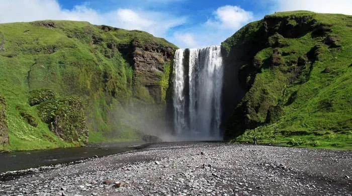 Daftar 10 Air Terjun Rekomended di Kabupaten Tanggamus, Lampung. foto:pexels