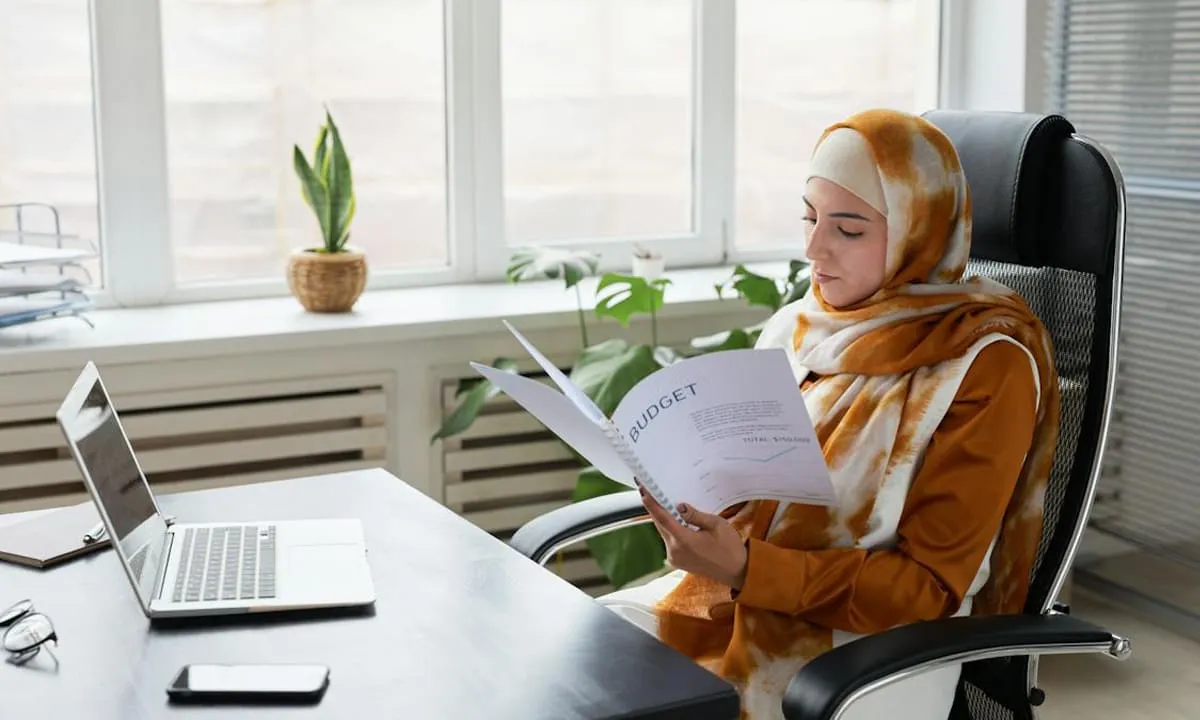 Evaluasi keuangan teratur adalah salah satu alat terpenting dalam pencapaian keberhasilan finansial. foto: pexels