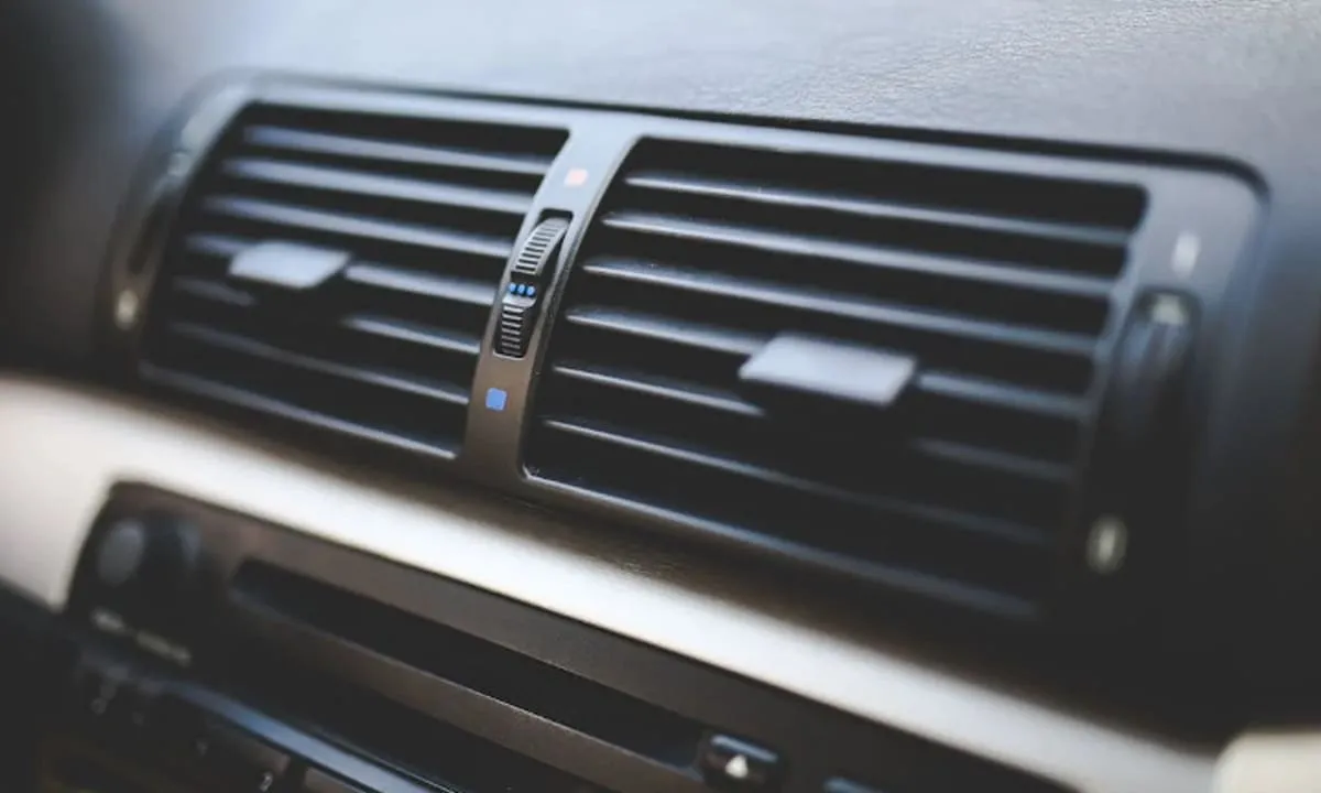 6 Tips Ampuh Atasi Masalah Sistem AC Mobil. foto: pexels