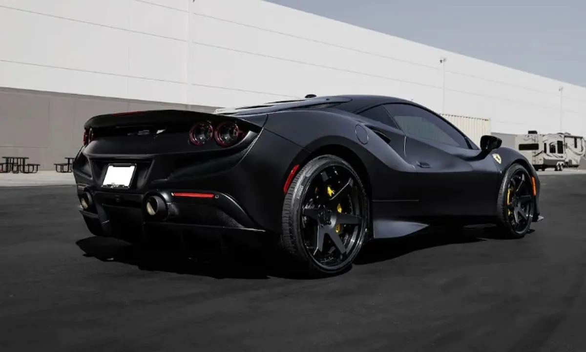 Bugatti Chiron Super Sport 300+ salah satu mobil tercepat di dunia. foto: pexels