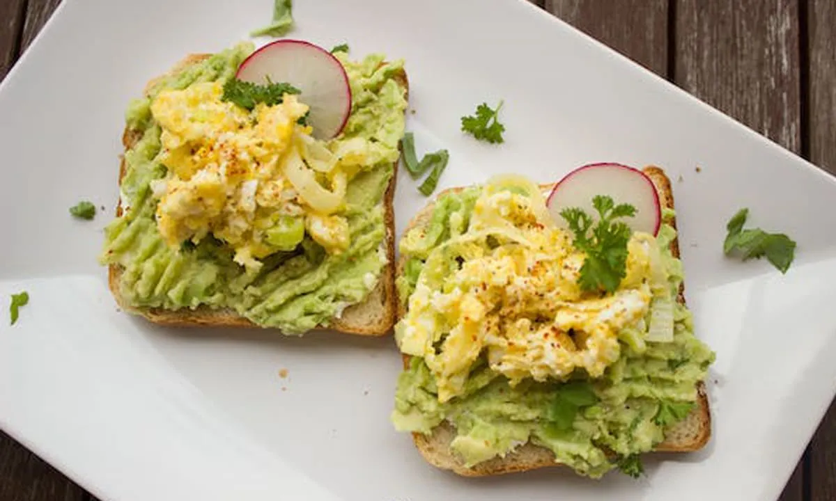 Sandwich Sehat dengan Sayuran Berwarna-warni salah satu resep makanan anak-anak yang sehat dan lezat. foto:pexels