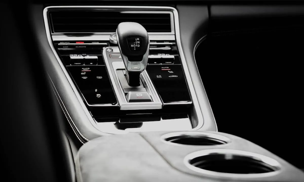 Memahami Sistem Transmisi Otomatis Mobil, Teknologi Terkini yang Mempermudah Berkendara. foto: pexels