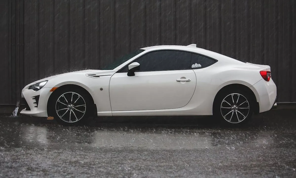 5 Fakta Penting Tentang Ban Mobil Saat Musim Hujan. foto: pexels