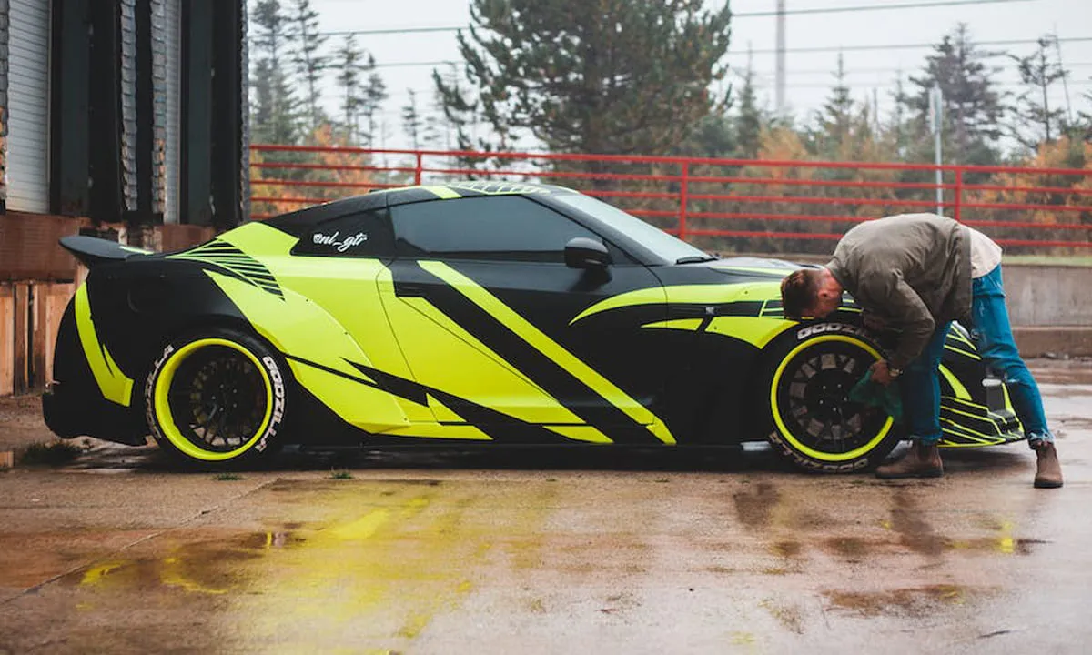 Jika ingin tampil beda di jalan, lakukan 7 modifikasi mobil murah ini. foto: pexels